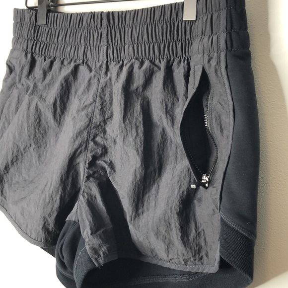 Fabletics Bobbie Glam Shorts Black Size M - Picture 4 of 6
